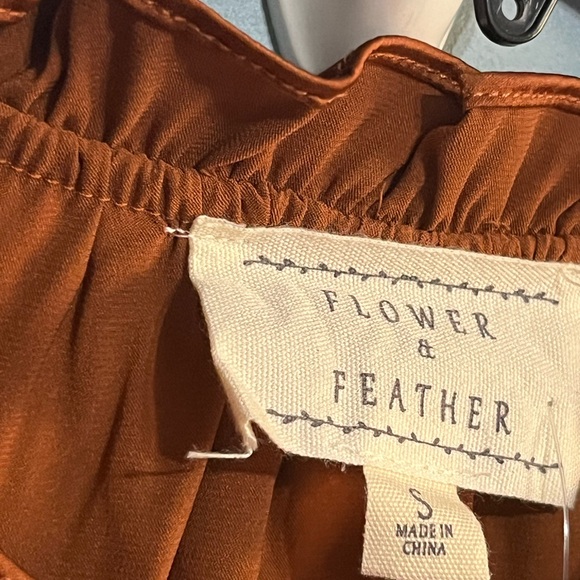 SELLING FLOWER & FEATHER BLOUSE SIZE SMALL COLOR HOT BROWN SLEEVELESS NWT - Picture 8 of 11